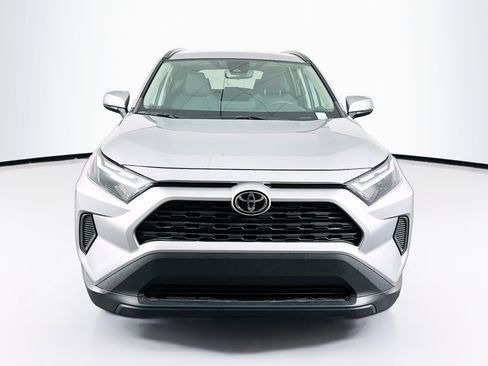 Used 2022 Toyota RAV4 XLE image 2