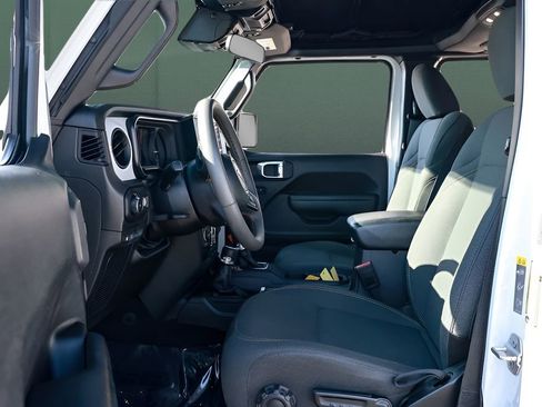 Used 2024 Jeep Wrangler Unlimited w/ Convenience Group image 17