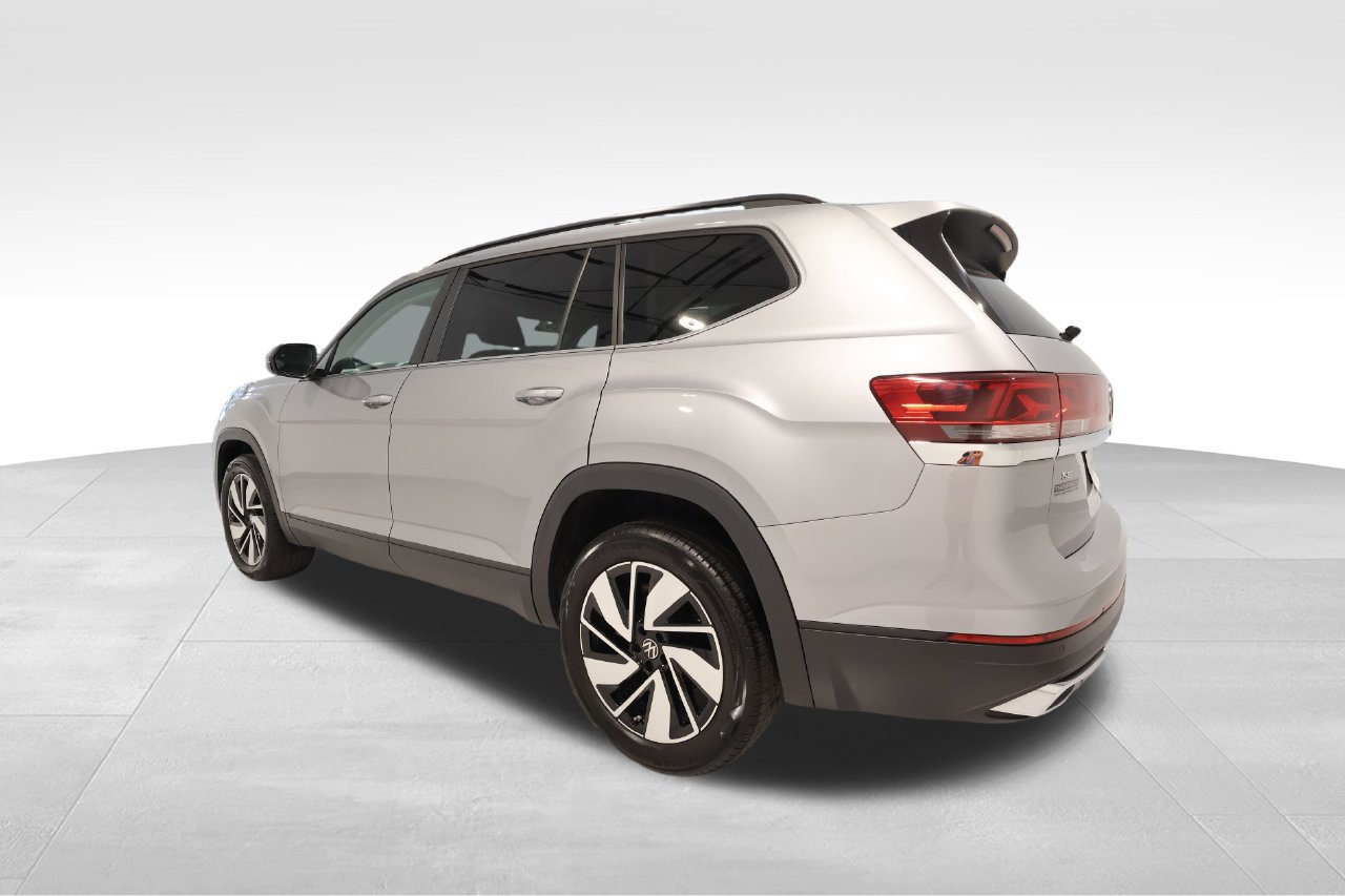 Used 2026 Volkswagen Atlas SE AWD/4WD image 2