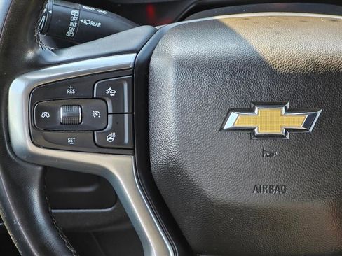 Used 2023 Chevrolet Suburban Premier image 15