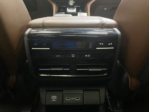 Used 2023 Acura MDX SH-AWD w/ Technology Package image 9