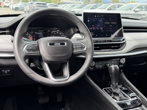 Used 2024 Jeep Compass Latitude AWD/4WD image 24