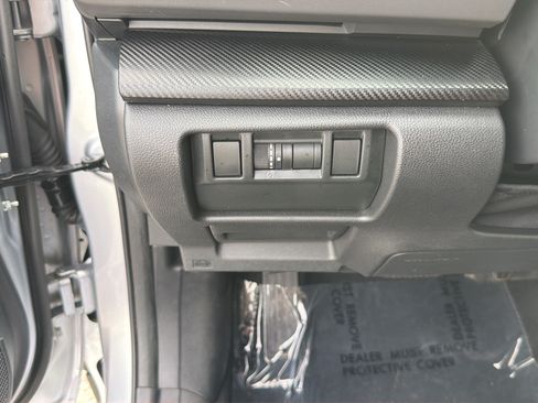 Used 2024 Subaru Crosstrek 2.0i w/ Crosstrek Mirror Package AWD/4WD image 19