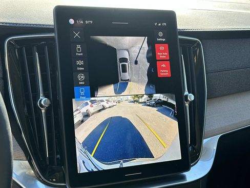 Certified 2025 Volvo XC90 B6 Plus w/ Protection Package Premier image 14