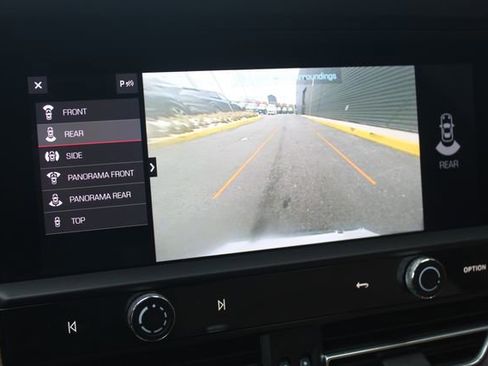 Certified 2022 Porsche Macan S image 22