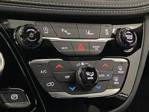 New 2026 Chrysler Pacifica Select w/ S Appearance Package image 27