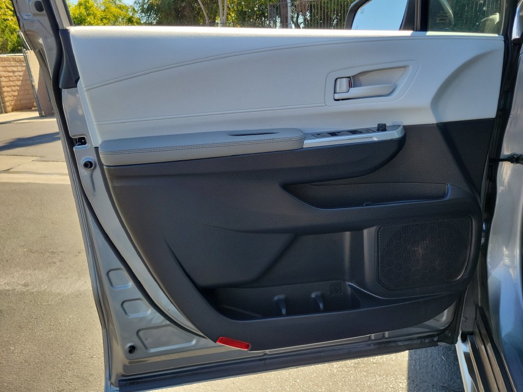 Used 2026 Toyota Sienna LE FWD image 20