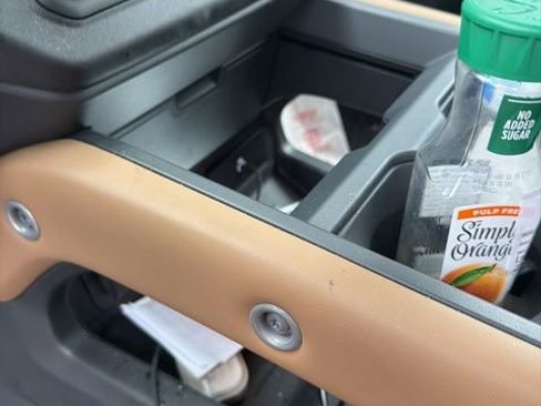 Used 2025 Land Rover Defender 110 X-Dynamic SE image 21