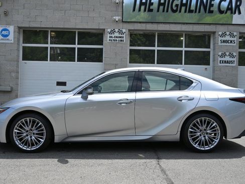 Used 2023 Lexus IS 300 AWD w/ Premium Package image 3