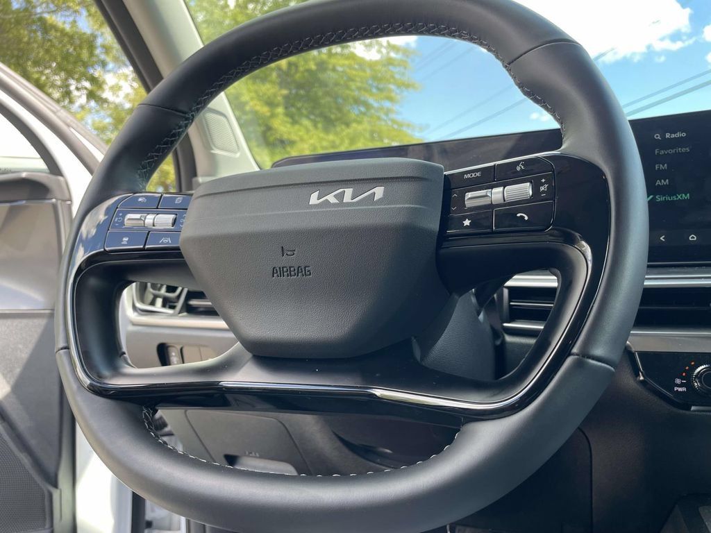 Used 2026 Kia Sorento LX FWD image 27