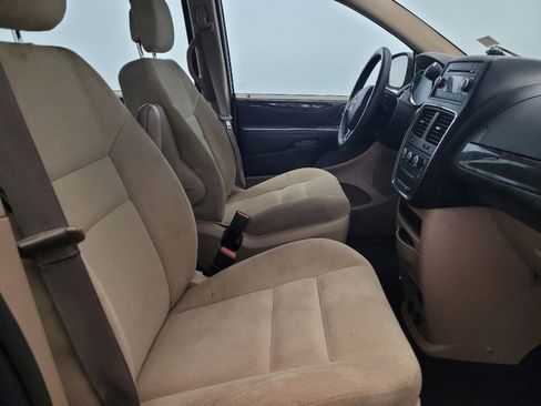 Used 2015 Dodge Grand Caravan American Value Package image 21