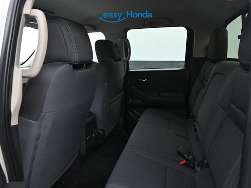 Used 2024 Nissan Frontier SV w/ SV Convenience Package image 16