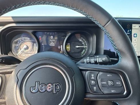 Used 2024 Jeep Wrangler Unlimited Rubicon 4xe AWD/4WD image 19
