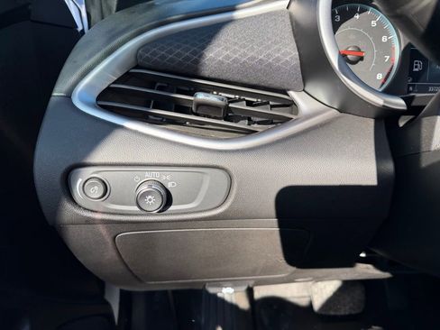 Used 2025 Chevrolet Malibu LT image 10