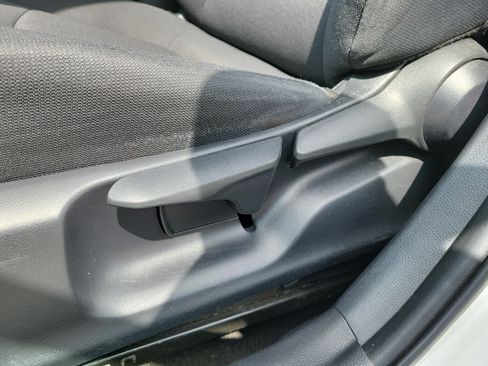 Used 2021 Toyota Corolla LE FWD image 14