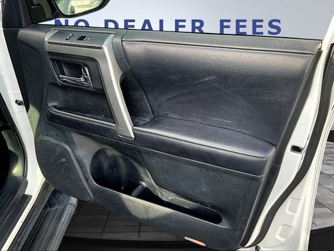 Used 2016 Toyota 4Runner SR5 image 28