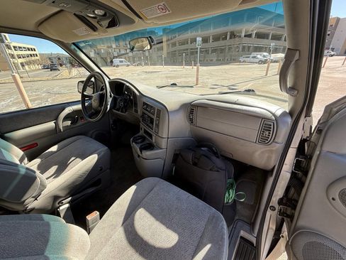 Used 2001 Chevrolet Astro Passenger AWD image 28