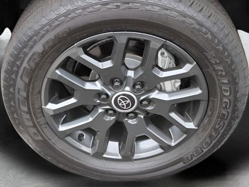 Used 2024 Toyota Tundra Platinum image 2