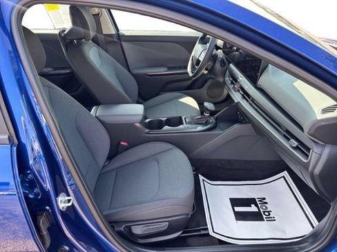 Certified 2025 Kia K4 FWD image 11