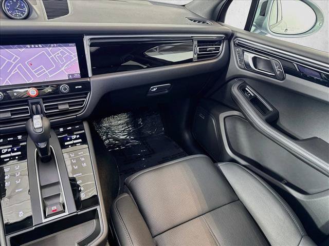 Certified 2026 Porsche Macan Turbo AWD/4WD image 22