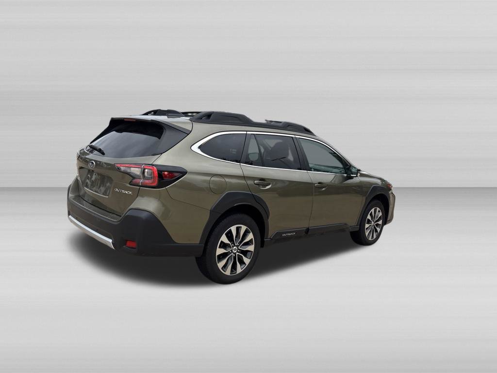 Used 2025 Subaru Outback Limited AWD/4WD image 3