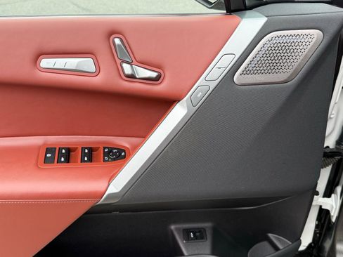 Used 2025 BMW iX M60 image 21