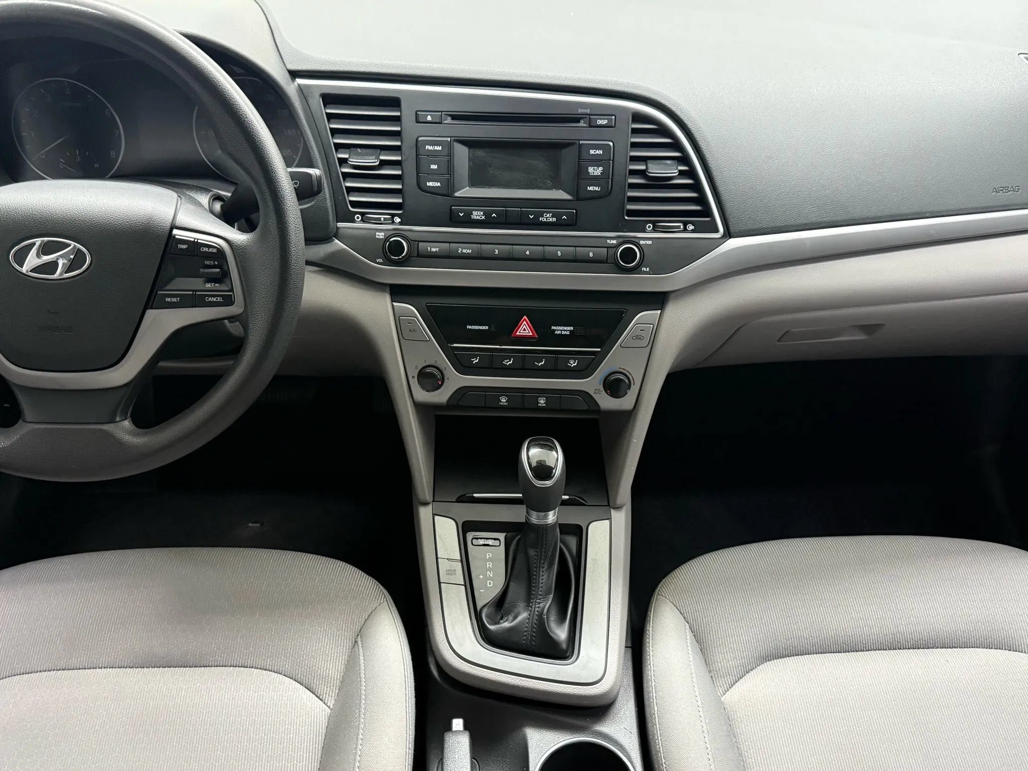 Used 2017 Hyundai Elantra SE FWD image 29