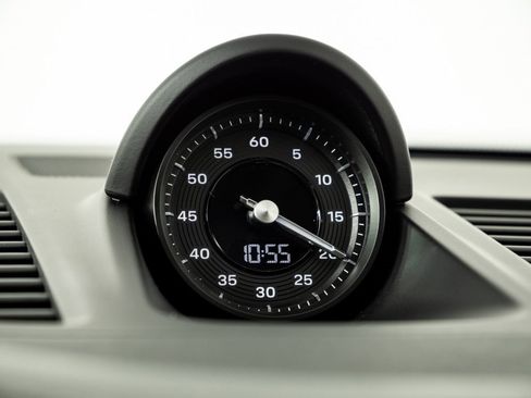 Certified 2024 Porsche 911 Carrera GTS image 17