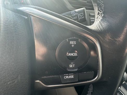 Used 2017 Honda Civic Sport image 9