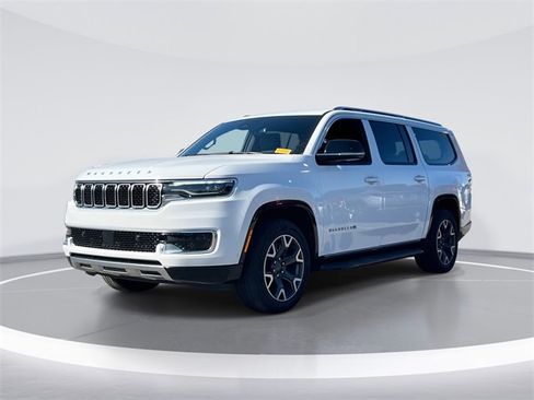 Used 2024 Jeep Wagoneer L Series III w/ Flexible Seating Group image 1