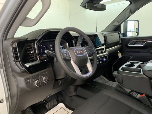 New 2026 GMC Sierra 2500 SLE image 15