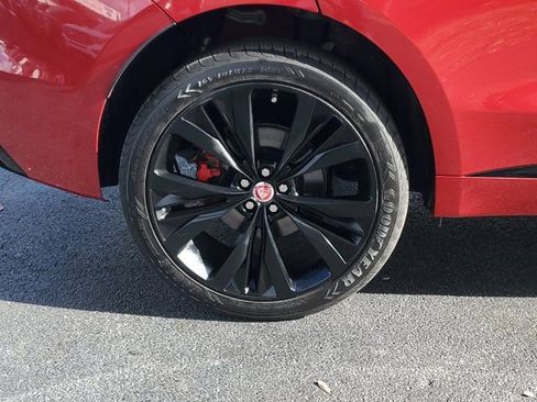 Used 2019 Jaguar F-PACE S image 7