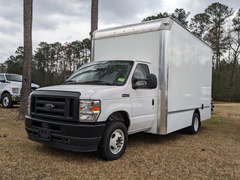 New 2024 Ford E-450 and Econoline 450 Super Duty w/ Driver's Safety Package image 7