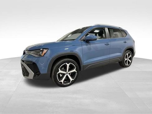 Certified 2026 Volkswagen Taos SEL AWD/4WD image 10