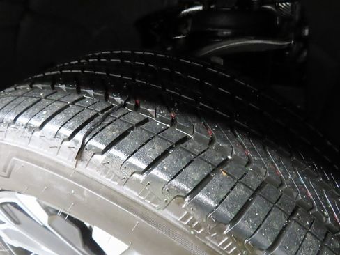 Used 2025 Chevrolet Suburban High Country w/ Sun And Tow Package image 7