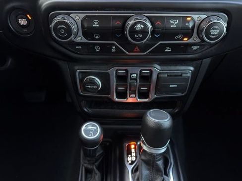 Used 2023 Jeep Gladiator Sport AWD/4WD image 19