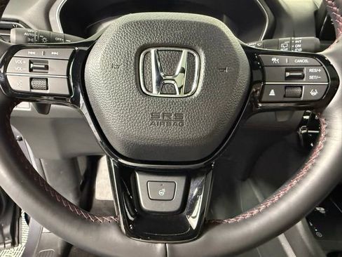Used 2025 Honda Pilot Black Edition image 18