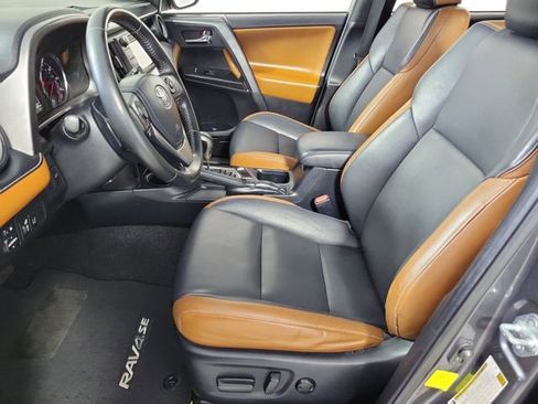 Used 2018 Toyota RAV4 SE w/ Power Extra Value Package FWD image 19