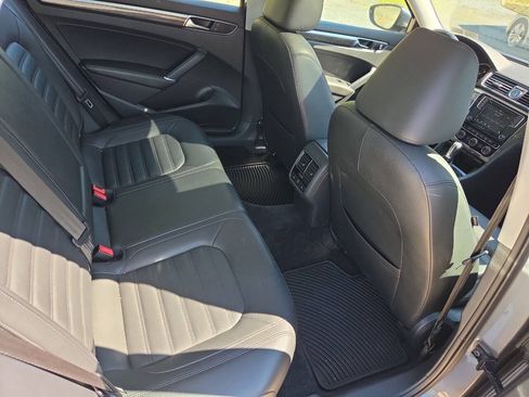Used 2016 Volkswagen Passat 1.8T FWD image 22