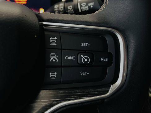 Used 2024 Jeep Wagoneer Series III AWD/4WD image 50