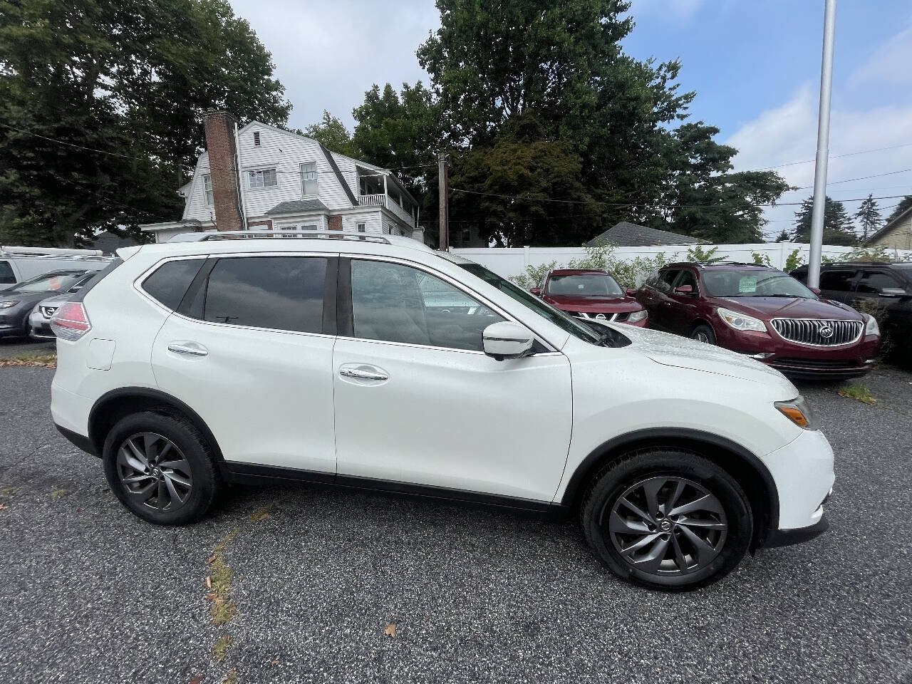 Used 2016 Nissan Rogue SL w/ SL Premium Package AWD/4WD image 5
