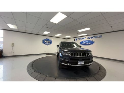 Used 2023 Jeep Grand Cherokee L Limited image 4