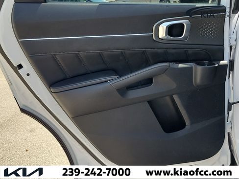 Used 2022 Kia Sorento SX AWD/4WD image 16