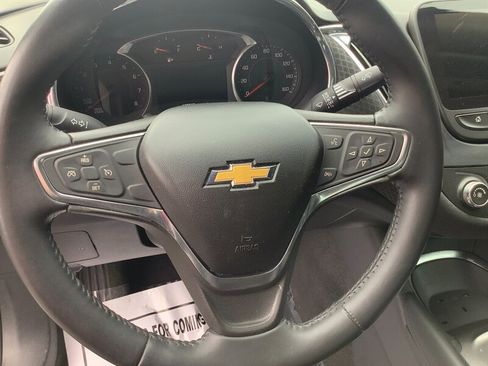 Used 2017 Chevrolet Malibu LT FWD image 16