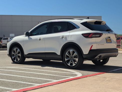 Used 2023 Ford Escape Platinum w/ Premium Technology Package image 5