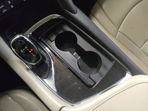 Used 2019 Buick Enclave Essence FWD image 26
