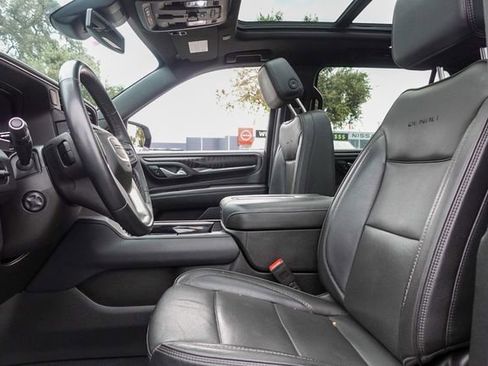 Used 2024 GMC Yukon XL Denali image 15