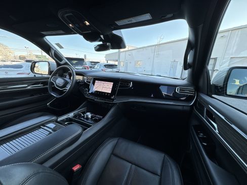 Used 2022 Jeep Wagoneer Series III w/ Convenience Group I image 30