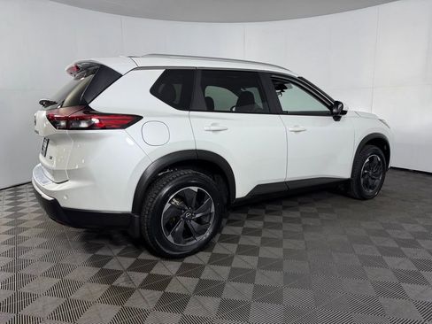 Used 2024 Nissan Rogue SV w/ SV Premium Package FWD image 6