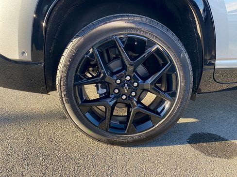 New 2026 Chevrolet Traverse RS w/ LPO, Floor Liner Package FWD image 6